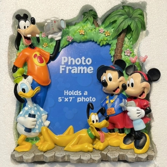 NIB Disney Fab5 Disney Characters 5x7 Heavy cast resin picture frame - Picture 5 of 10